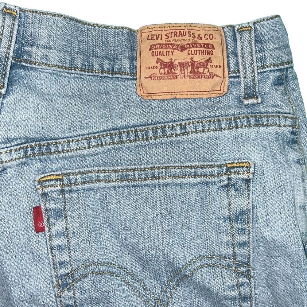 Levi’s 550 Shorts - Picture 7 of 7